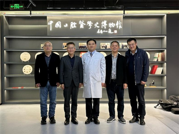 白云山和黃中藥赴中華中醫(yī)藥學(xué)會(huì)、首都醫(yī)科大學(xué)座談交流